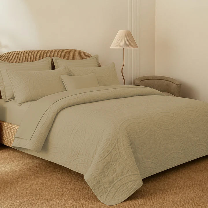 BEIGE QUILTED BEDSPREAD SET(flower)
